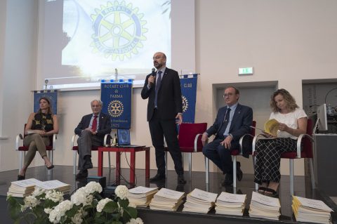 “Piccoli Viaggiatori nella Città d’Oro”-Consegna dei libro ai bambini delle scuole partecipanti al progetto- Palazzo del Governatore-Lunedì 4 Giugno